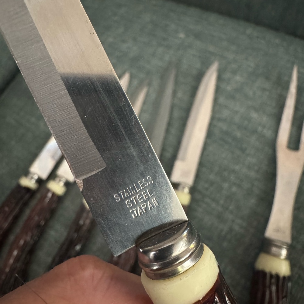 Vintage faux deer antler steak knives & fork - Picture 3 of 5